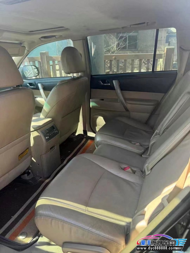 13年丰田汉兰达轿车抵押车出售