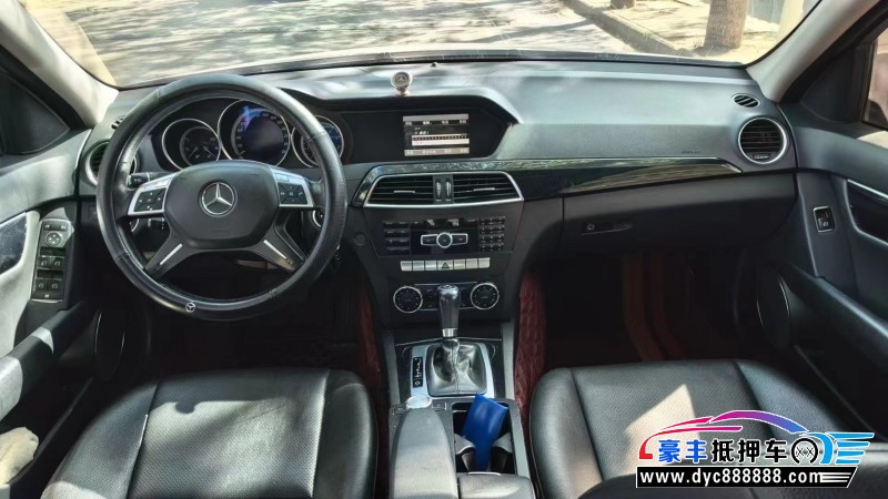 13年奔驰C轿车抵押车出售