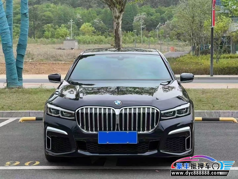 22年宝马7系轿车抵押车出售