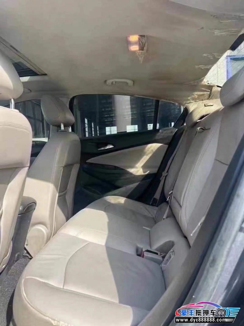 15年雪佛兰科鲁兹轿车抵押车出售