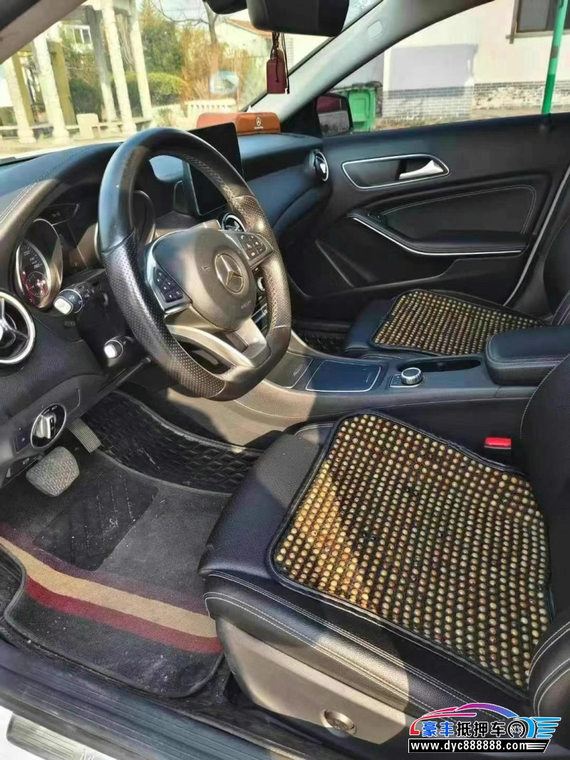 19年奔驰GLA轿车抵押车出售