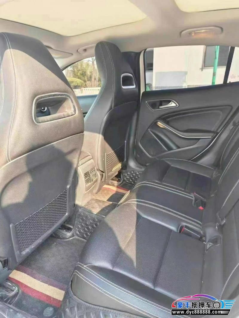 19年奔驰GLA轿车抵押车出售