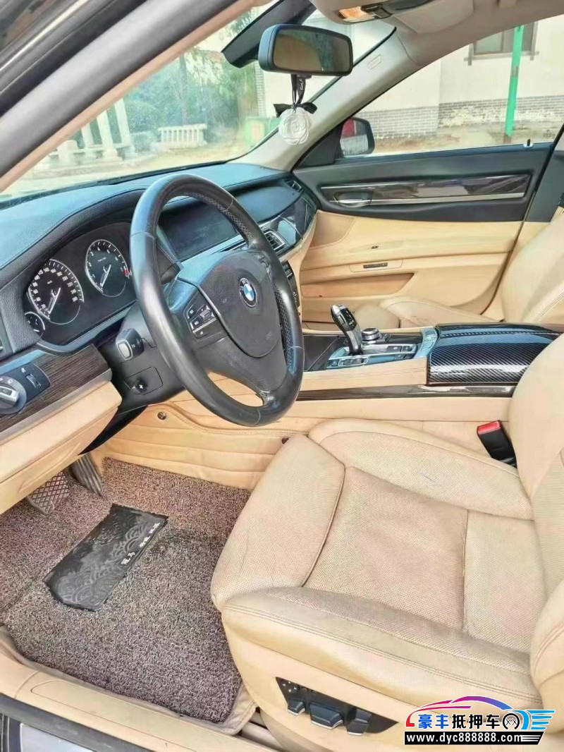 10年宝马7系轿车抵押车出售