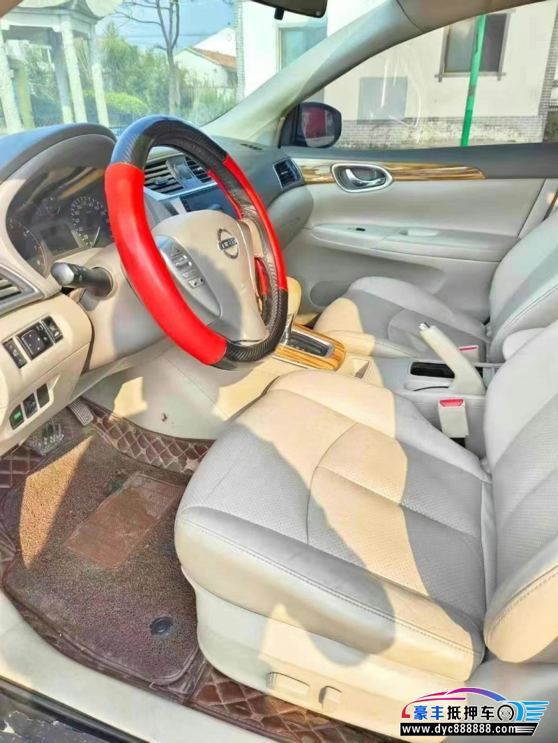 15年日产轩逸轿车抵押车出售