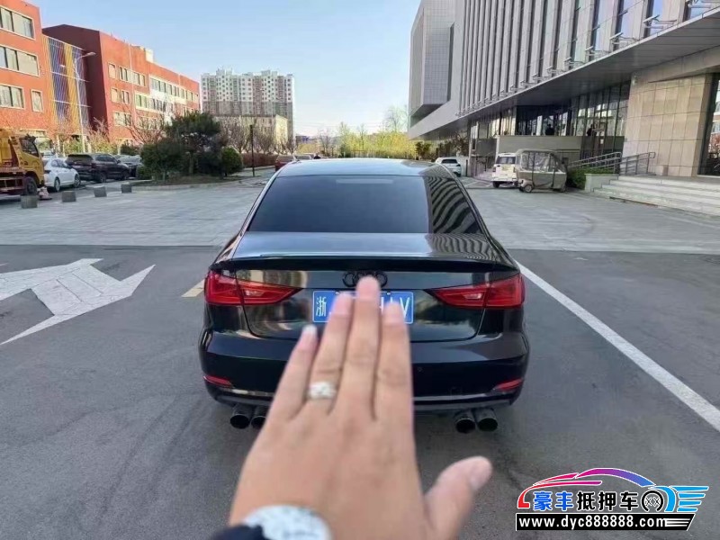 16年奥迪A3轿车抵押车出售