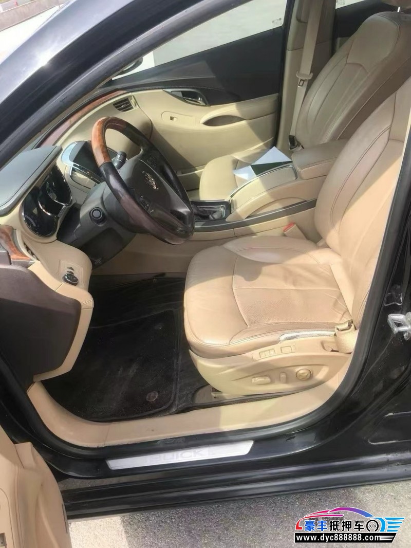 12年别克君越轿车抵押车出售