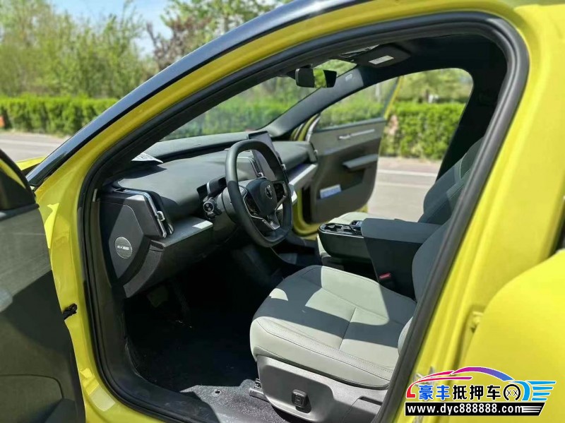 25年沃尔沃ex30轿车抵押车出售