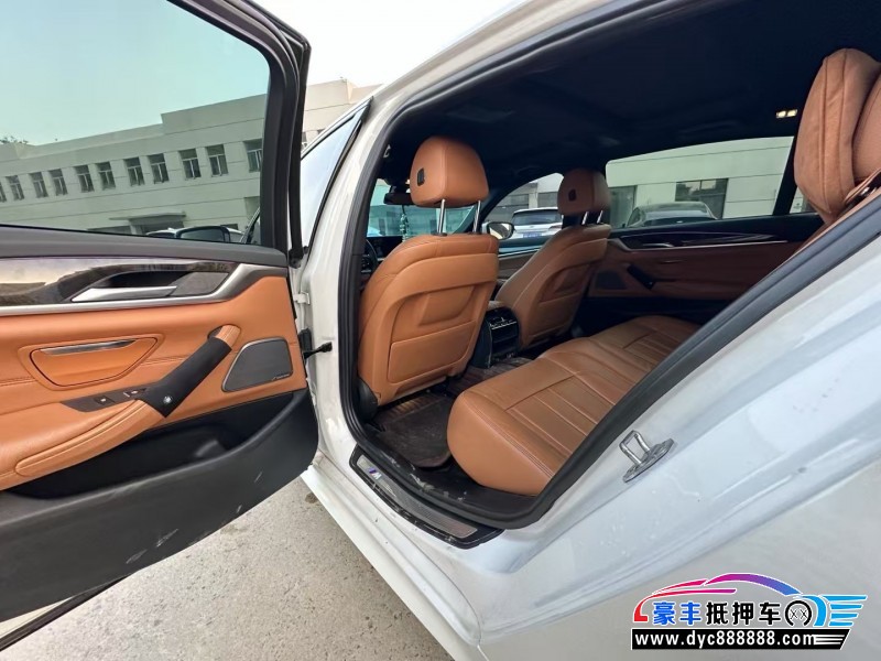 17年宝马5系轿车抵押车出售
