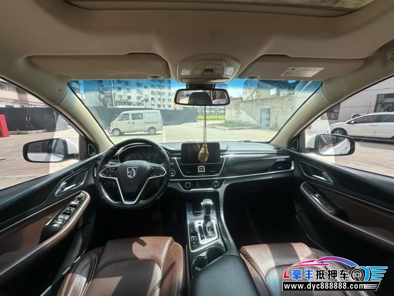 19年宝骏560轿车抵押车出售