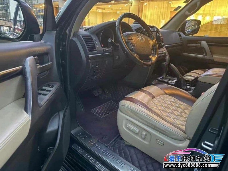 12年丰田兰德酷路泽（陆巡）轿车抵押车出售