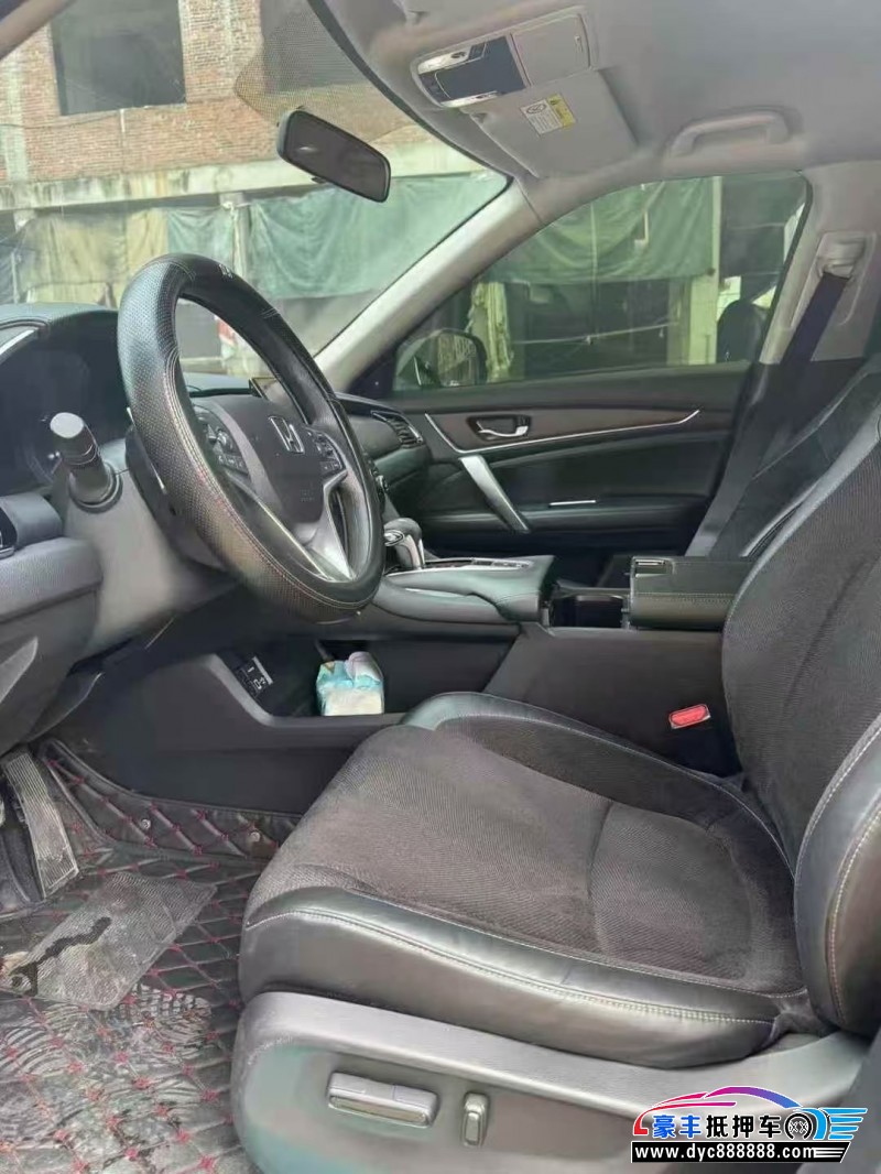 22年本田冠道轿车抵押车出售