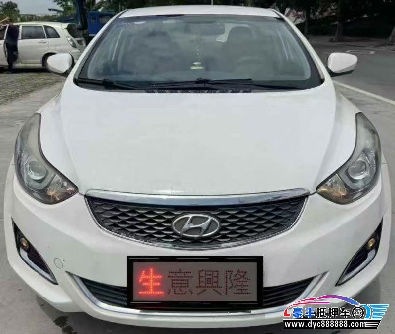 17年现代朗动轿车抵押车出售