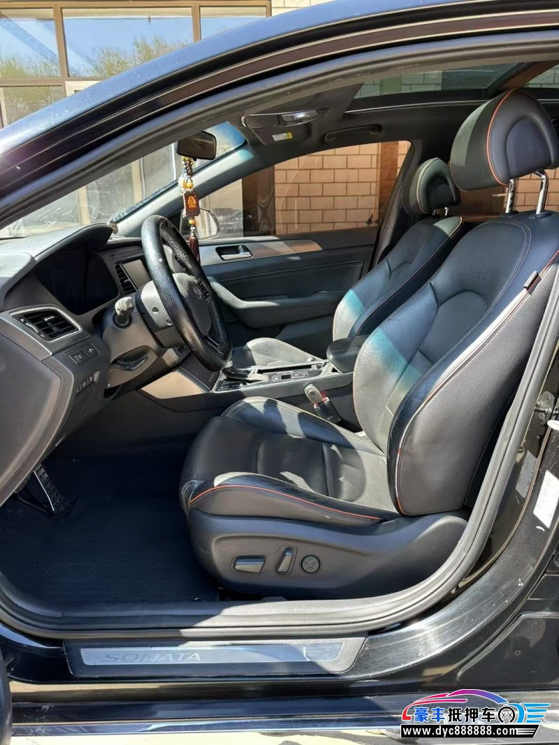 16年现代索纳塔轿车抵押车出售