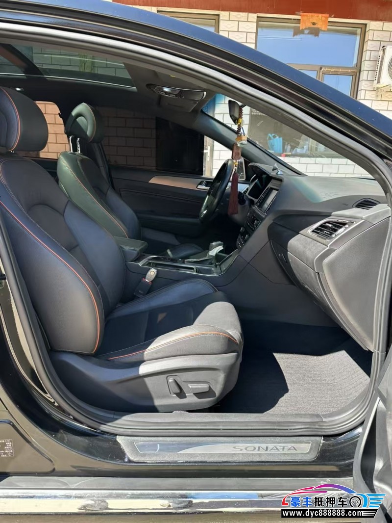 16年现代索纳塔轿车抵押车出售