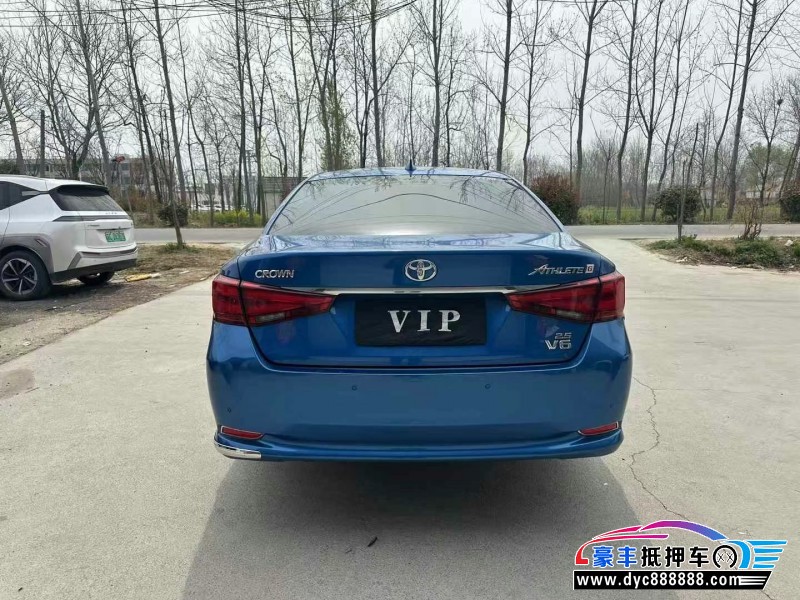 17年丰田皇冠轿车抵押车出售