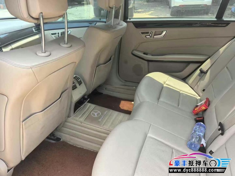 14年奔驰E轿车抵押车出售