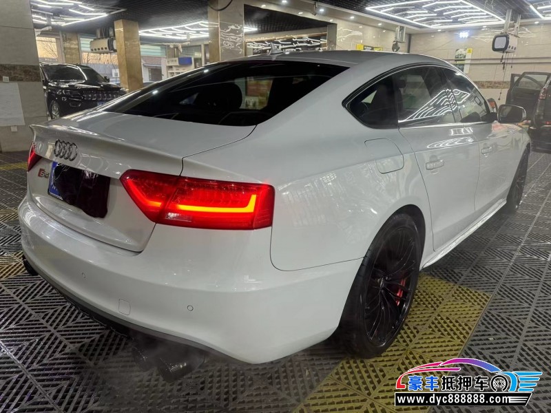 16年奥迪S5轿车 16年奥迪S5轿车抵押车出售