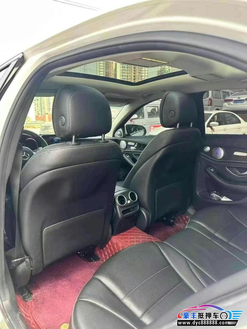 19年奔驰C轿车抵押车出售