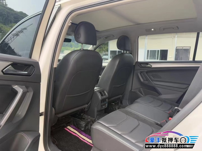 17年大众途观轿车抵押车出售