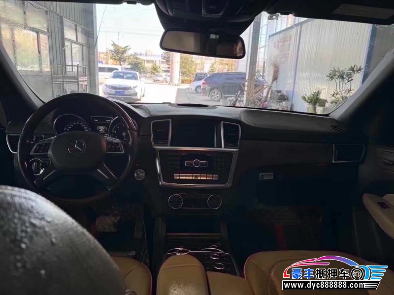 13年奔驰GL轿车抵押车出售