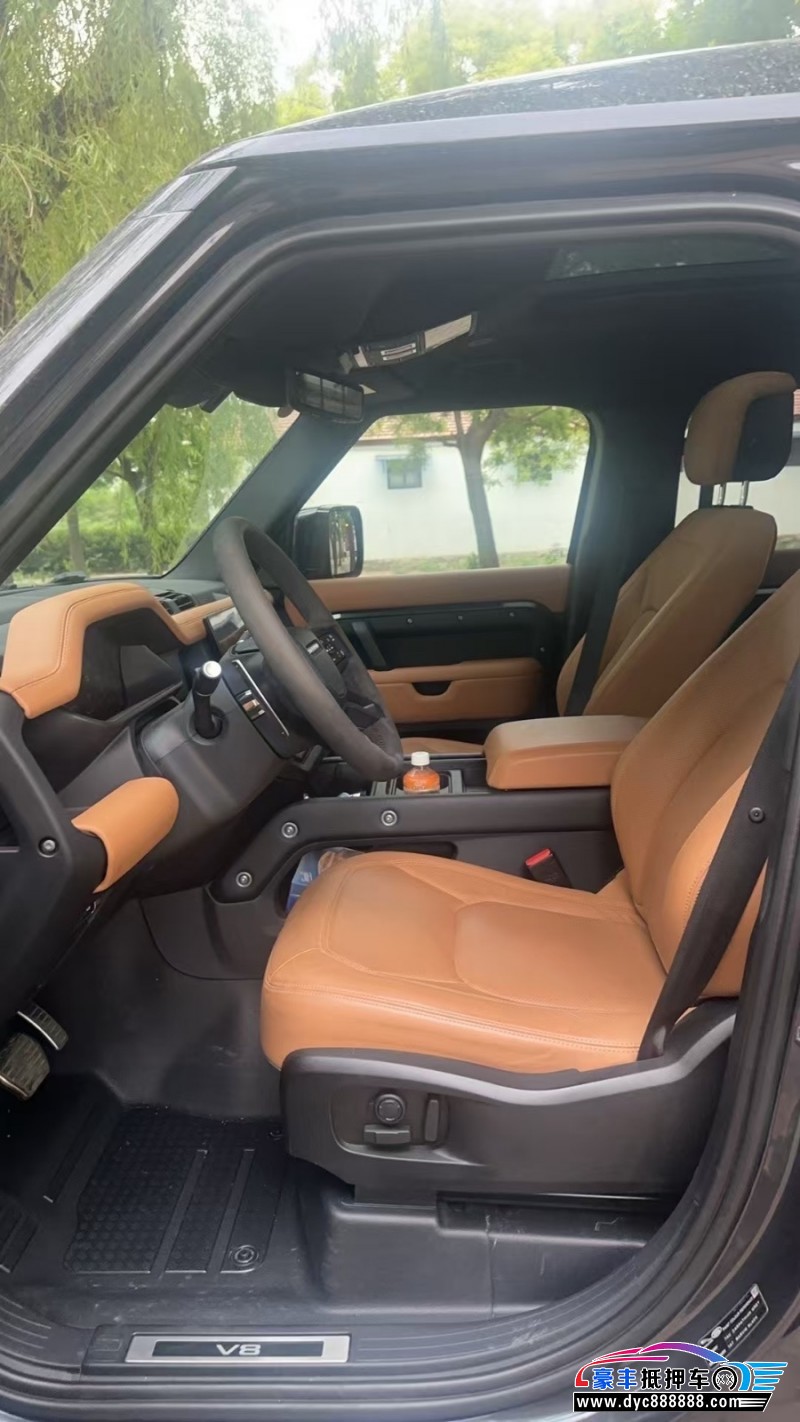 23年路虎卫士轿车抵押车出售