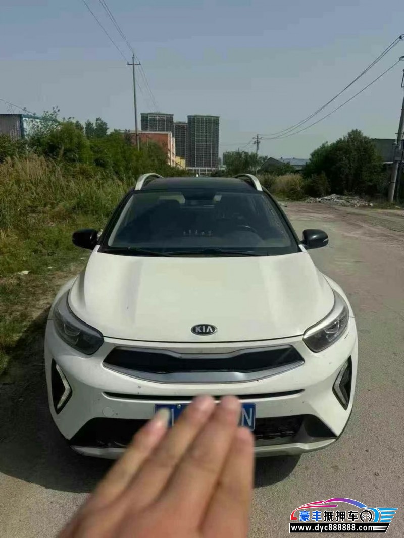 21年起亚奕跑轿车抵押车出售