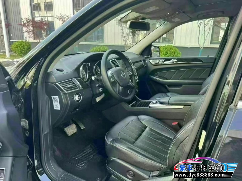 16年奔驰GL轿车抵押车出售