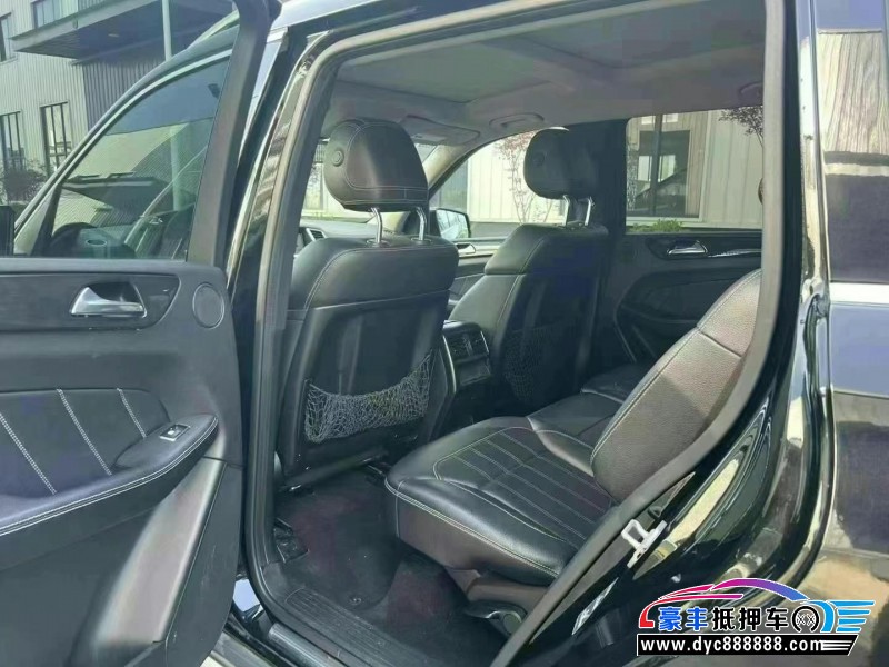 16年奔驰GL轿车抵押车出售