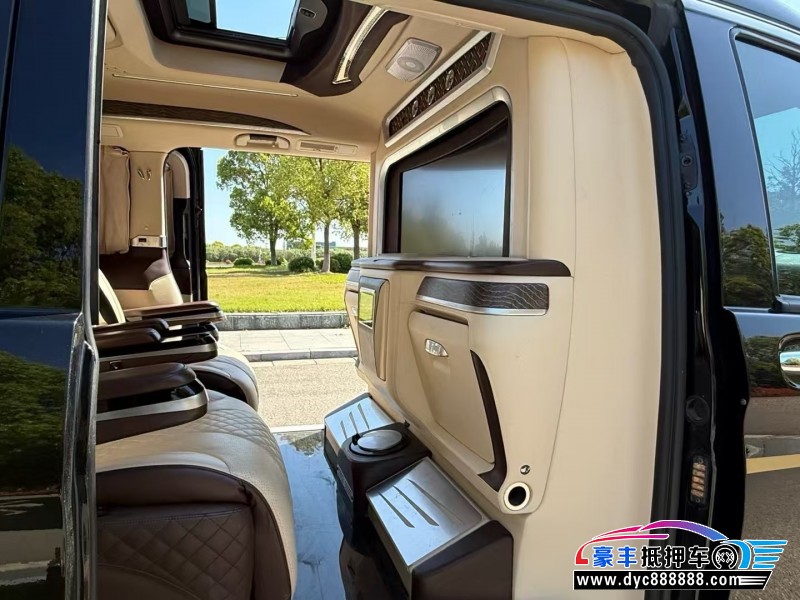 22年奔驰V轿车抵押车出售