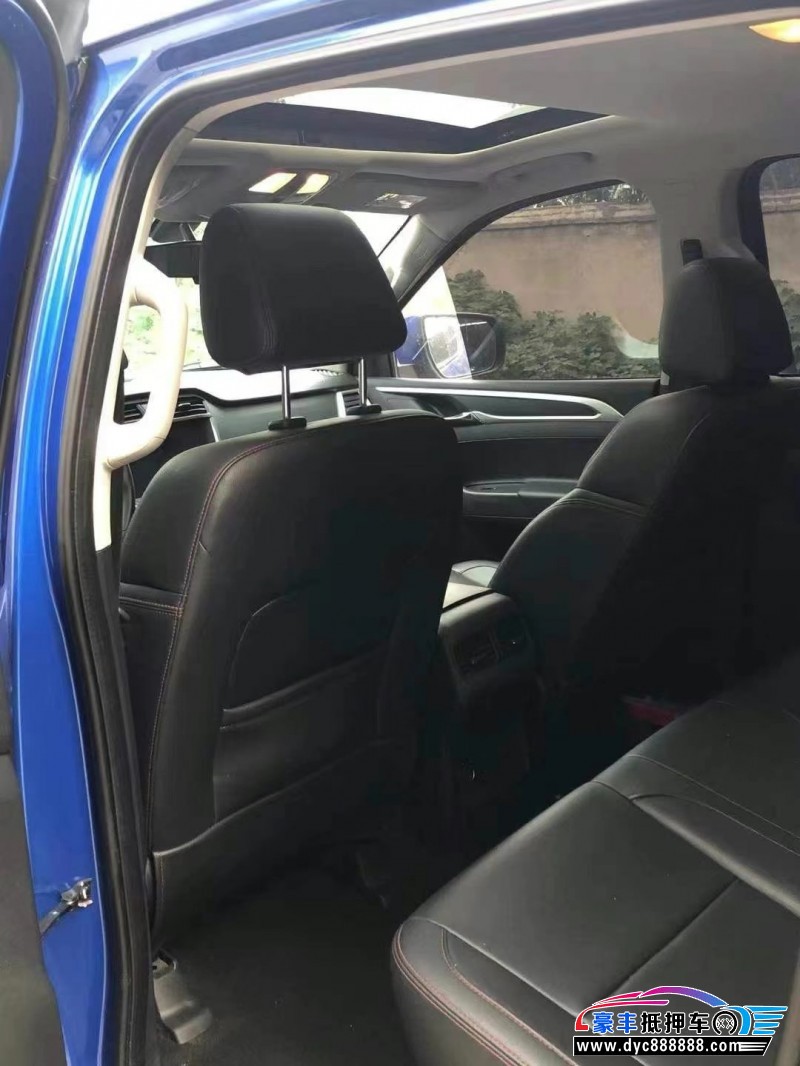 23年上汽大通T70轿车抵押车出售