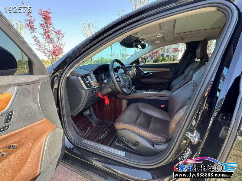19年沃尔沃S90轿车抵押车出售
