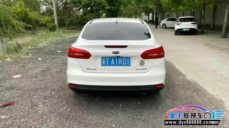 17年福特福克斯轿车抵押车出售