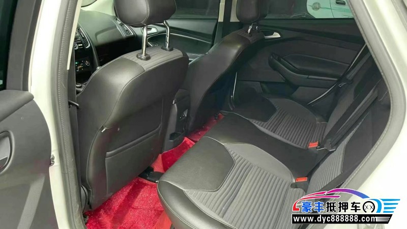 17年福特福克斯轿车抵押车出售