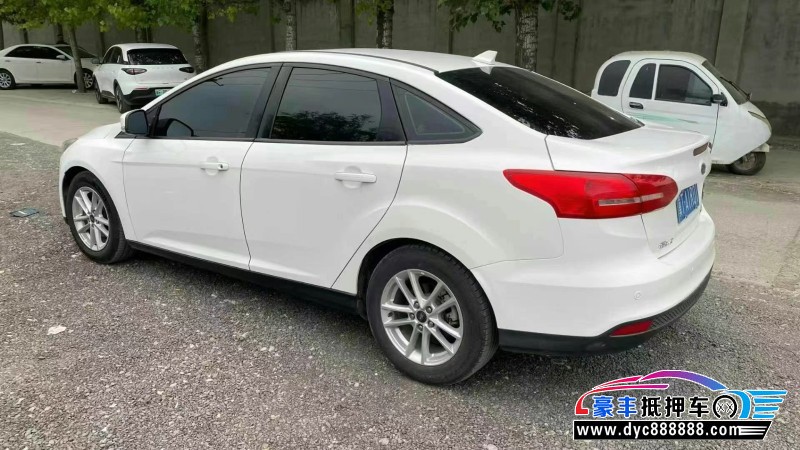 17年福特福克斯轿车抵押车出售