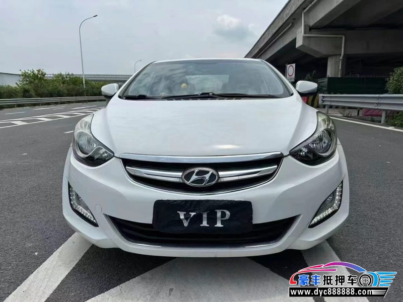 15年现代朗动轿车抵押车出售