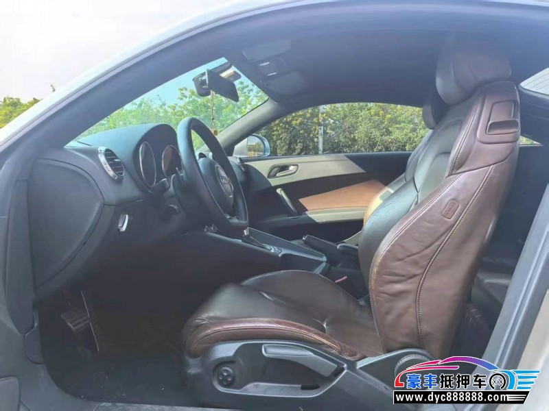 15年奥迪TT轿车抵押车出售