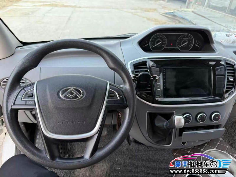 23年上汽大通V80轿车抵押车出售