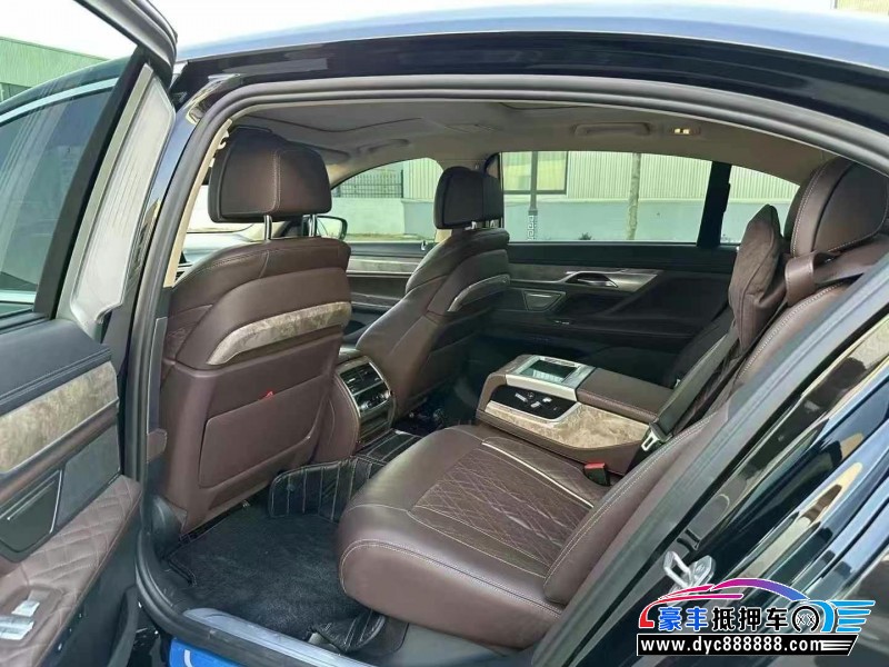 22年宝马7系轿车抵押车出售