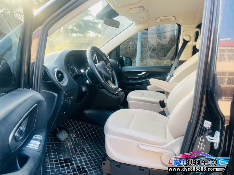 21年奔驰威霆轿车抵押车出售