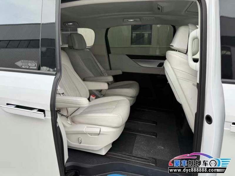 24年别克GL8轿车抵押车出售