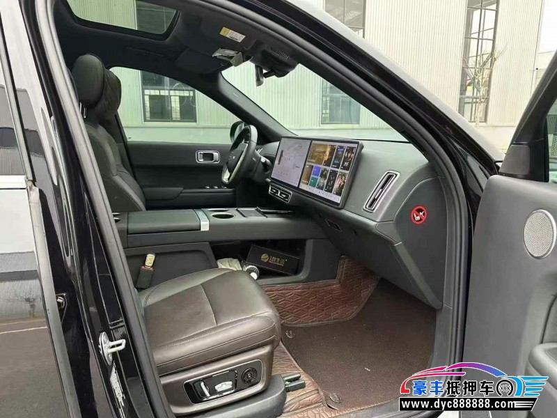 23年理想L8轿车抵押车出售