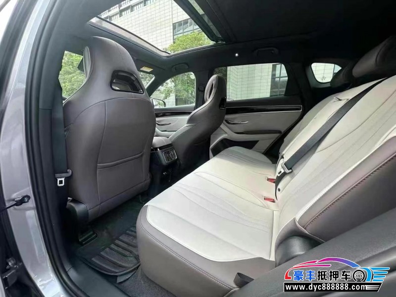 25年比亚迪宋轿车抵押车出售