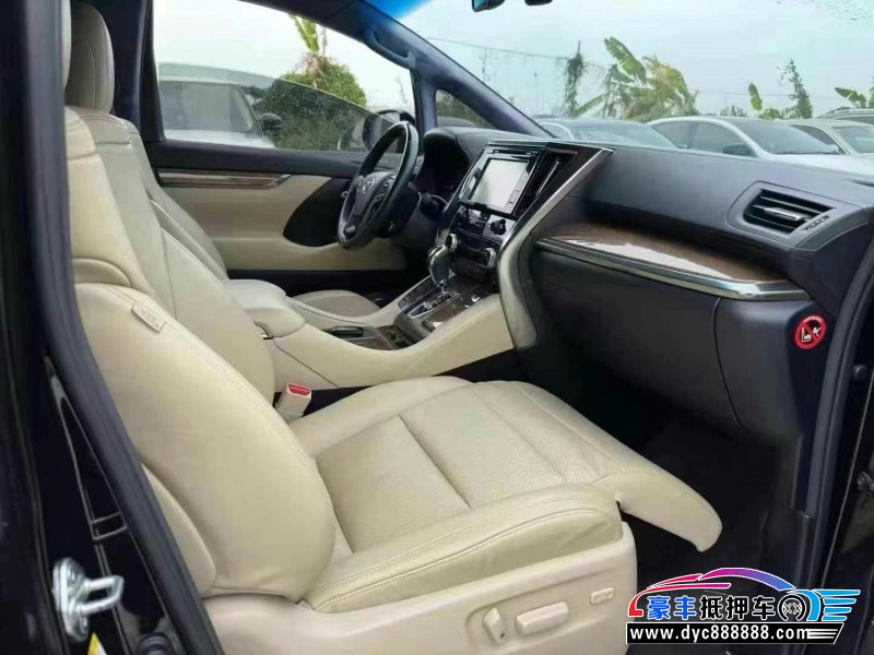 17年丰田埃尔法轿车抵押车出售