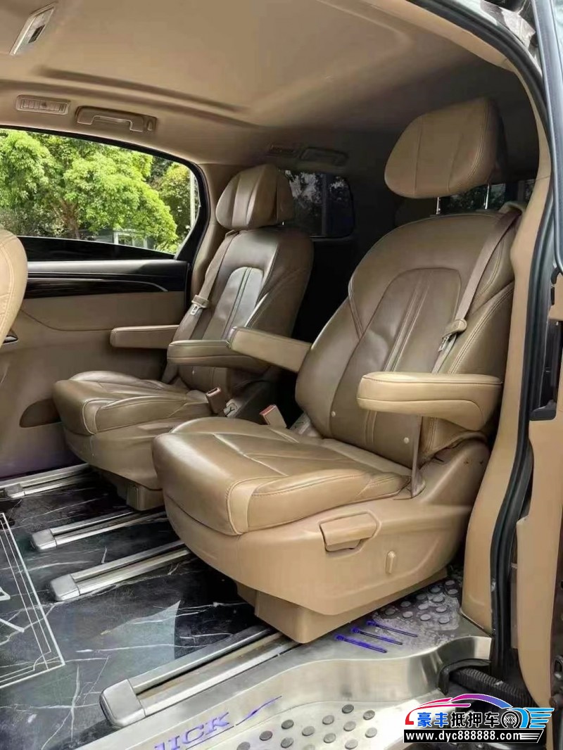 18年别克GL8轿车抵押车出售