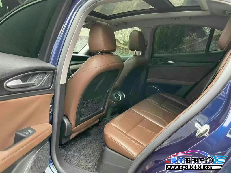 17年阿尔法·罗密欧Stelvio轿车抵押车出售