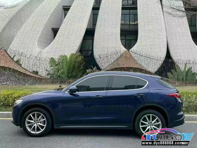 17年阿尔法·罗密欧Stelvio轿车抵押车出售