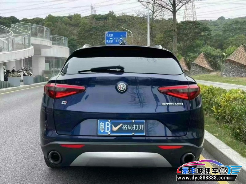 17年阿尔法·罗密欧Stelvio轿车抵押车出售