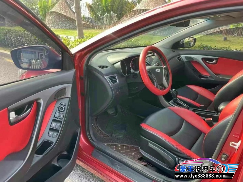 15年现代朗动轿车抵押车出售