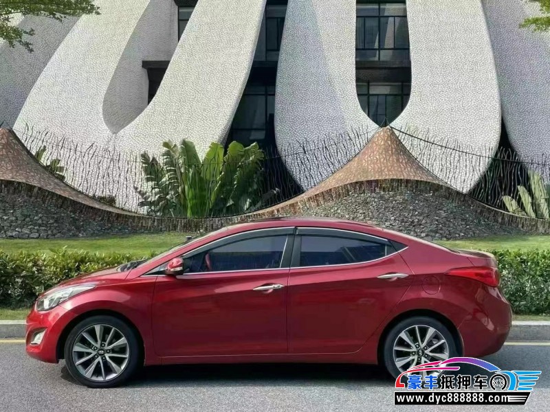 15年现代朗动轿车抵押车出售