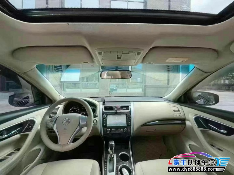 15年日产天籁轿车抵押车出售